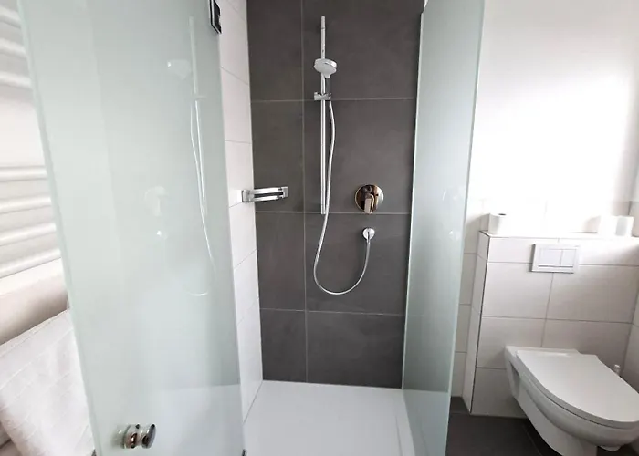 ゲストハウス Waldhof 3*